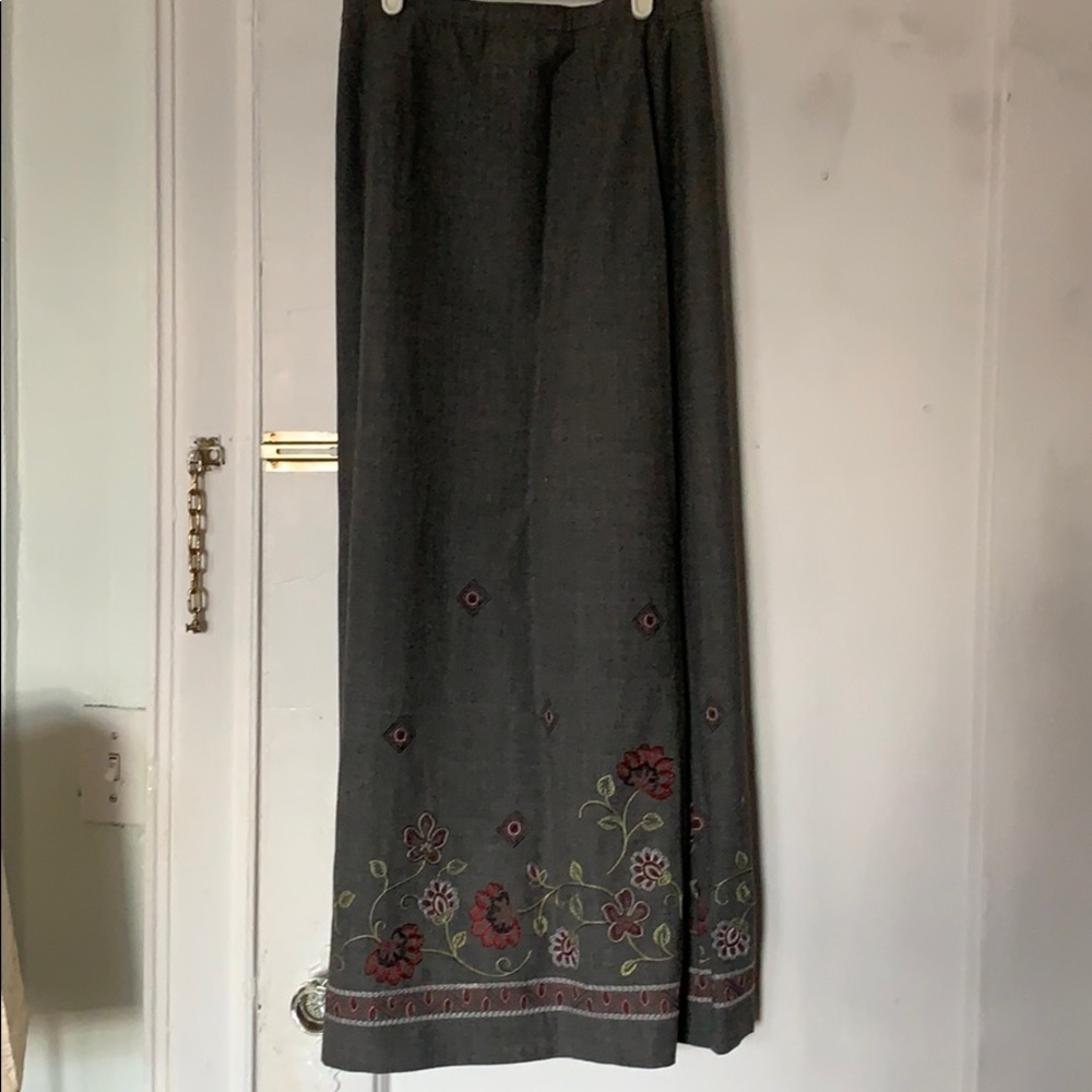 Grey maxi skirt with floral embroidery detail